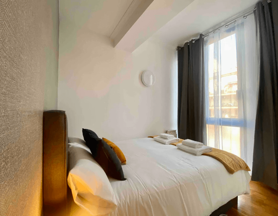 Charming apartment in the heart of Barcelona, managed by MyRentalHost. Experience comfort and style in an unbeatable location